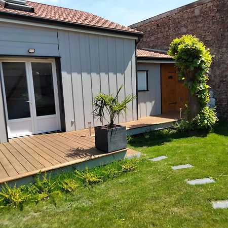 Sejour Au Jardin De Cupidon Avec Jacuzzi Et Sauna Balbigny Exterior foto
